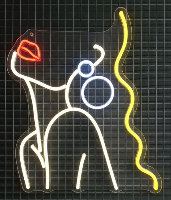 Küpeli Kadın  Led Neon